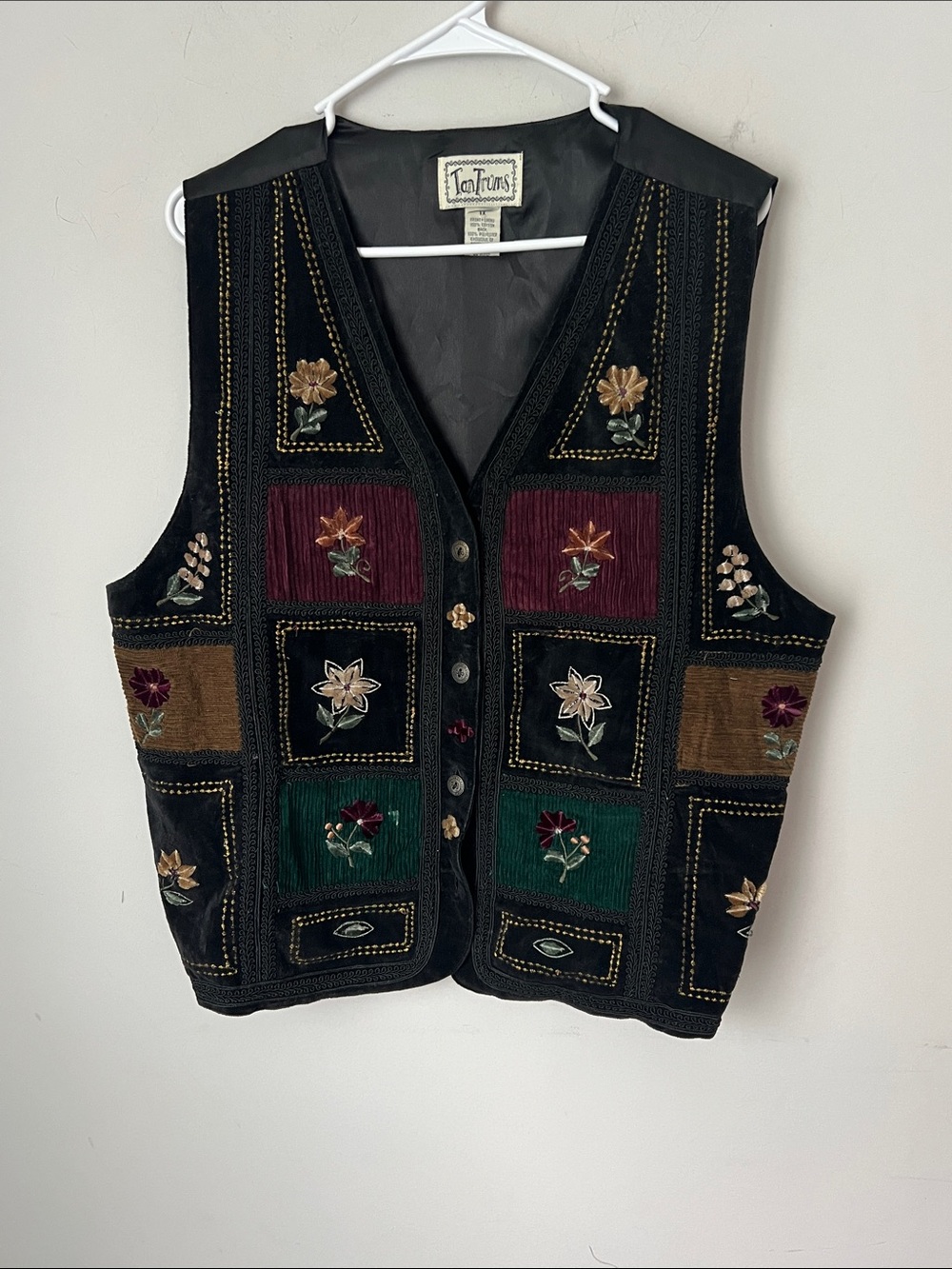 Vintage 90s TanTrums Embroidered Patchwork Vest 1X
®️